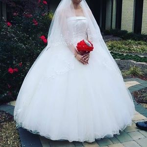 Wedding dress ball gown